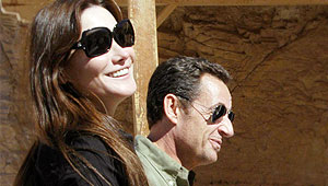 Николя Саркози предложил руку и сердце Изображение: Дни.ру