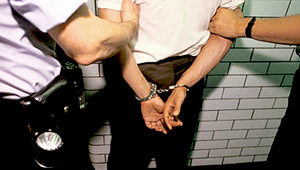 Французов посадили за контрабанду детей Изображение: Дни.ру