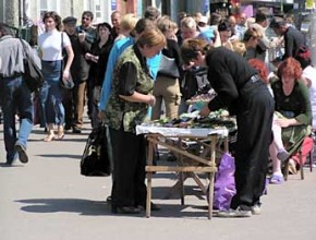 Власти наконец-то решили бороться с несанкционированной торговлей