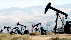 Легкие деньги загонят нефть на "потолок" Изображение: Дни.ру