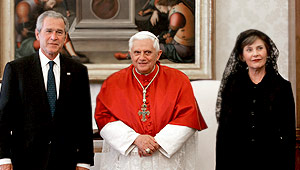 Папа Римский отказался ужинать с Бушем Изображение: Дни.ру