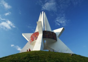 Милиция против шатров на Кургане Бессмертия Курган Бессмертия