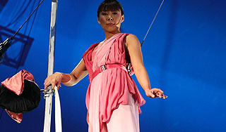 Аните Цой вручили премию за мужество Изображение: Дни.ру