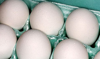 Китайцы везли в Россию опасные яйца Изображение: Дни.ру