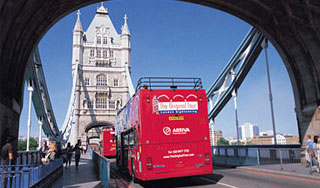 В Лондоне автобус смял несколько человек Изображение: Дни.ру