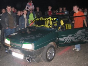 В Брянске встретились любители автотюнинга