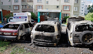 Кто заплатит москвичам за сожженные авто Изображение: Дни.ру