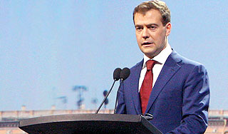 Медведев отправил экономику в суд Изображение: Дни.ру