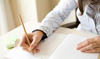 ЕГЭ довел отличницу до самоубийства Изображение: Дни.ру