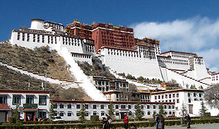 Китай вернул в Тибет иностранных туристов Изображение: Дни.ру