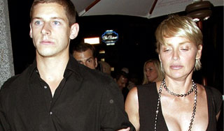 Шэрон Стоун вышла на публику без макияжа Изображение: Дни.ру