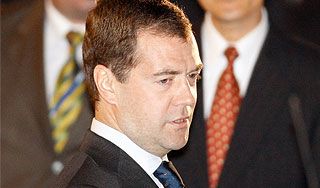 Медведев решит в "Виндзоре" мировые проблемы Изображение: Дни.ру