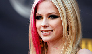 Лавин потребовала у YouTube $2 миллиона Изображение: Дни.ру