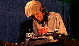 Японская Хиросима взорвала московский клуб Изображение: Дни.ру