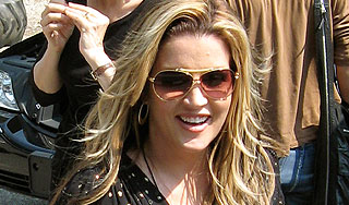 У дочери Элвиса Пресли родится двойня Изображение: Дни.ру