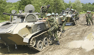 Россия ввела танки в Южную Осетию Изображение: Дни.ру