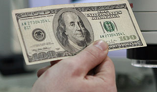 Доллар уверенно растет в цене Изображение: Дни.ру