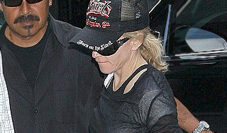 Певица Мадонна серьезно повредила ногу Певица Мадонна серьезно повредила ногу / Изображение: Дни.ру