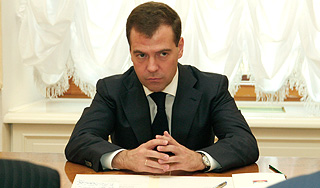 Медведев задал миру три вопроса Медведев задал миру три вопроса / Изображение: Дни.ру