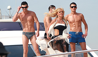 Юлия Началова изменяет супругу? Юлия Началова изменяет супругу? / Изображение: Дни.ру