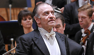 Гергиев почтил память жертв Грузии Гергиев почтил память жертв Грузии / Изображение: Дни.ру