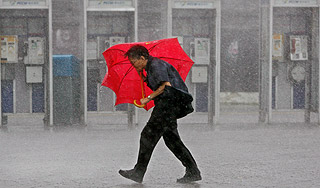 Тайфун "Нури" парализовал Гонконг Тайфун "Нури" парализовал Гонконг / Изображение: Дни.ру
