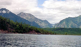 На Байкале нашли еще два источника нефти На Байкале нашли еще два источника нефти / Изображение: Дни.ру