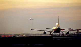 В небе над США зависли 5000 самолетов В небе над США зависли 5000 самолетов / Изображение: Дни.ру