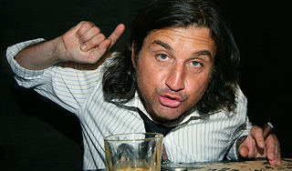 Грузины угрожают Отару Кушанашвили Грузины угрожают Отару Кушанашвили / Изображение: Дни.ру