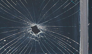 В Чите обстреляли предвыборный штаб ЛДПР В Чите обстреляли предвыборный штаб ЛДПР / Изображение: Дни.ру