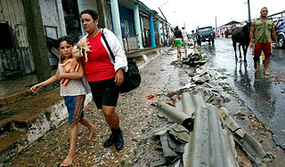 Ураган лишил крова миллионы американцев Ураган лишил крова миллионы американцев / Изображение: Дни.ру