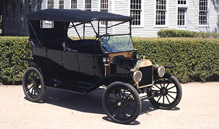 Первый народный "Форд" отмечает столетие Первый народный "Форд" отмечает столетие / Изображение: Дни.ру