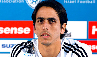 "Ливерпуль" не отпускает Бенаюна в "Спартак" "Ливерпуль" не отпускает Бенаюна в "Спартак"