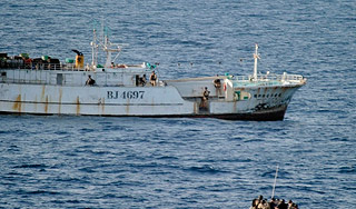 Сомалийским пиратам преподали урок Сомалийским пиратам преподали урок