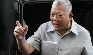 Суд уволил премьер-министра Таиланда Суд уволил премьер-министра Таиланда