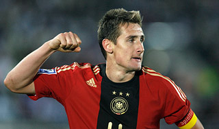 Клозе спас футбол Германии от позора Клозе спас футбол Германии от позора