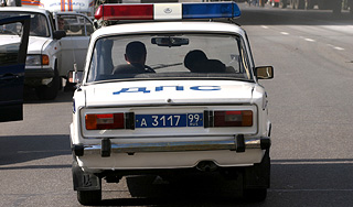 Грузовик сбил двух сотрудников ГИБДД Грузовик сбил двух сотрудников ГИБДД