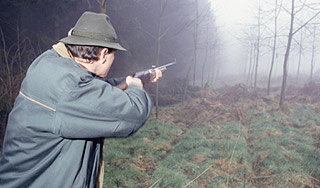 Охотники застрелили женщину с грибами Охотники застрелили женщину с грибами