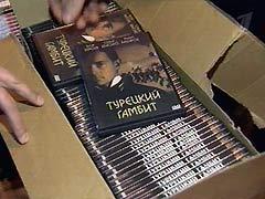 Пиратская продукция заполонила городские прилавки