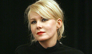 Рената Литвинова отбила бабушек Рената Литвинова отбила бабушек