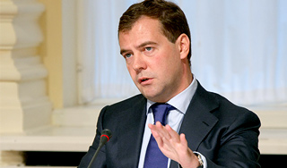 Медведев призвал бизнес помочь Цхинвалу Медведев призвал бизнес помочь Цхинвалу