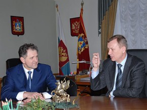 В «охоту на Волкова» втянули губернатора Денина Александр Волков и Николай Денин