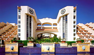 Отравленных россиян выселяют из отеля Отравленных россиян выселяют из отеля