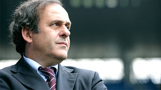 Платини вышел на тропу войны с расизмом Платини вышел на тропу войны с расизмом