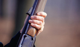 Охотник застрелил человека вместо бобра Охотник застрелил человека вместо бобра