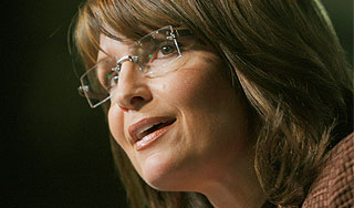 Помощница Маккейна угодила в новый скандал Помощница Маккейна угодила в новый скандал