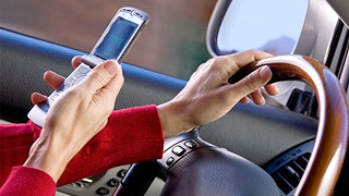 SMS за рулем оказалась опаснее алкоголя SMS за рулем оказалась опаснее алкоголя