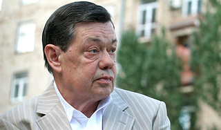 Николай Караченцов возвращается на сцену Николай Караченцов возвращается на сцену