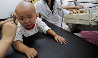 Молоко отравило 53 тысячи детей Молоко отравило 53 тысячи детей