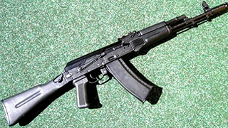 Магазин ограбили с игрушечным автоматом Магазин ограбили с игрушечным автоматом